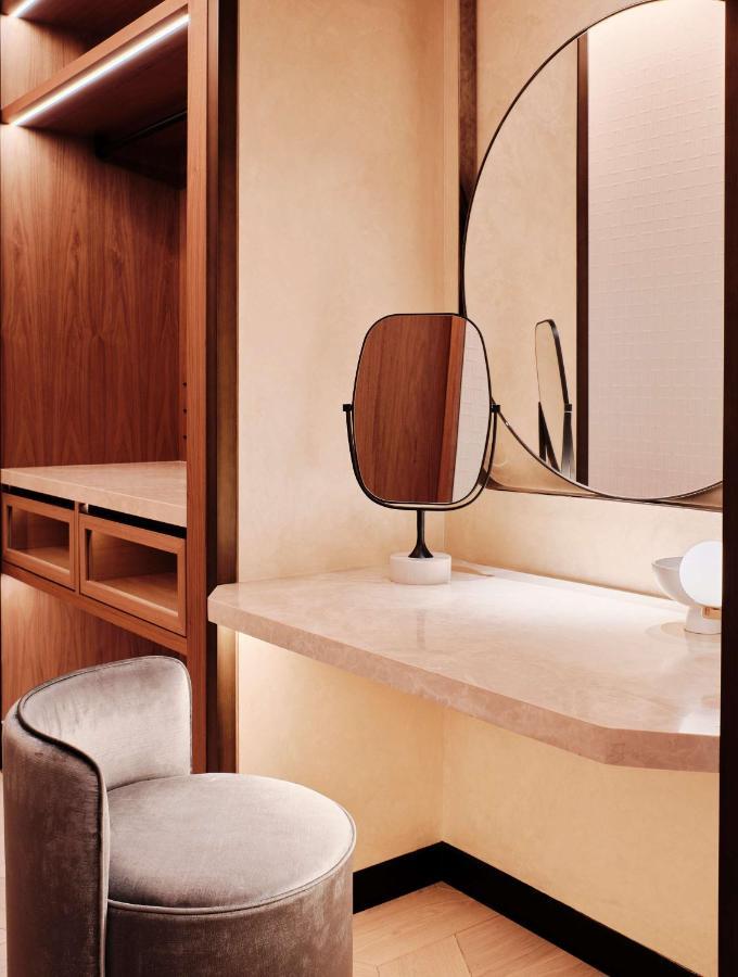 מלון כוויית Grand Hyatt Kuwait מראה חיצוני תמונה A double-sided mirror