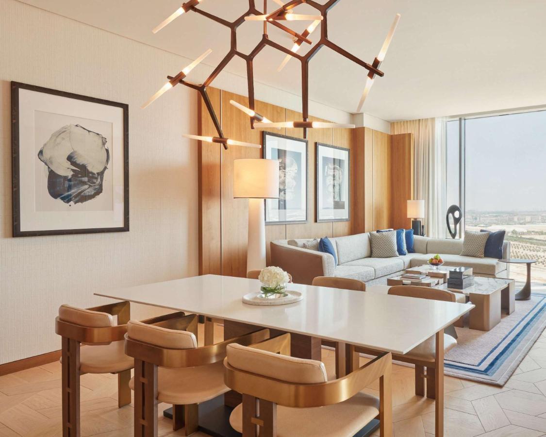 מלון כוויית Grand Hyatt Kuwait מראה חיצוני תמונה A suite at the Ritz-Carlton, DIFC