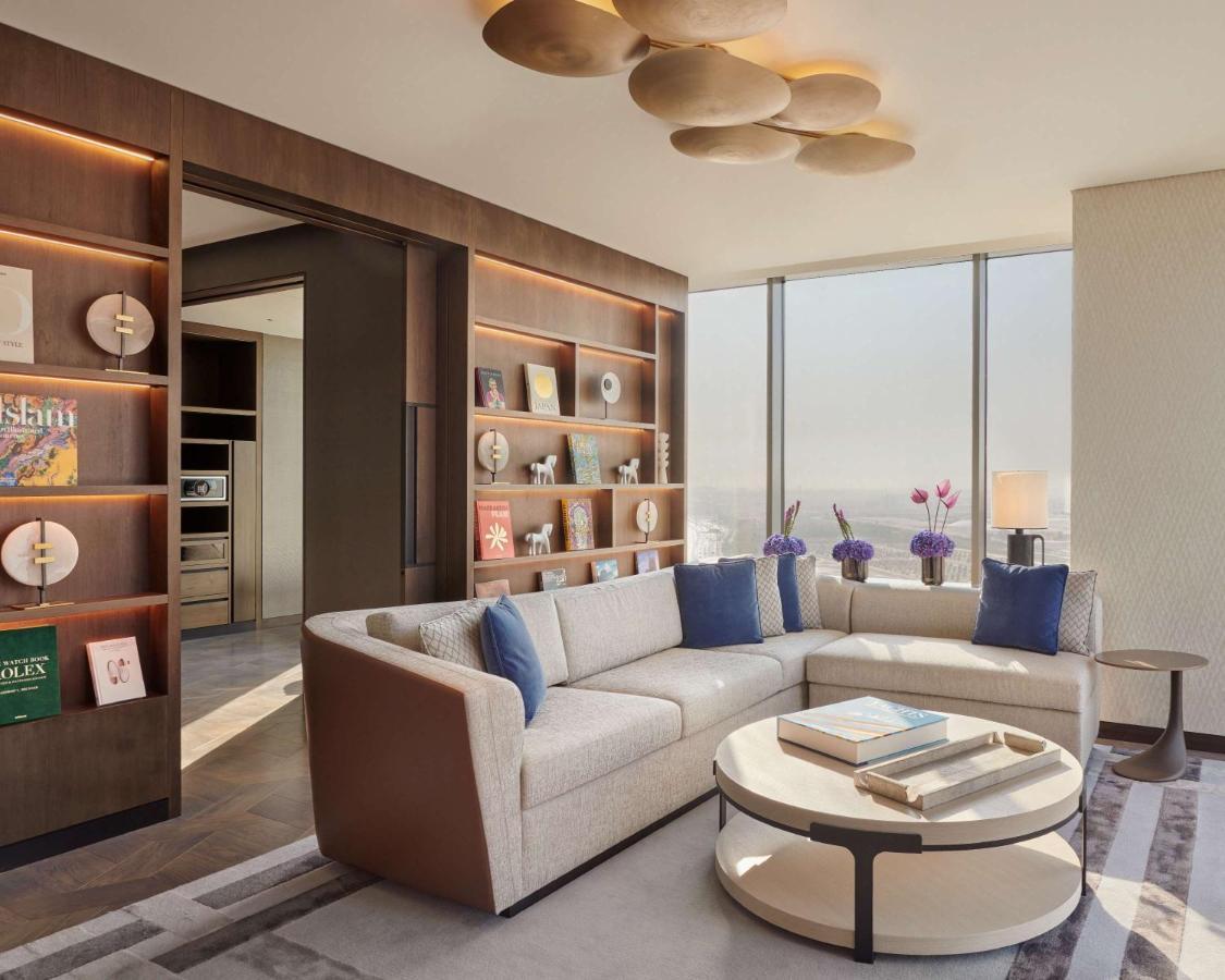 מלון כוויית Grand Hyatt Kuwait מראה חיצוני תמונה A living room at the Ritz-Carlton, DIFC