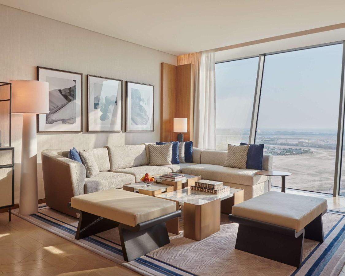 מלון כוויית Grand Hyatt Kuwait מראה חיצוני תמונה A living room at the Ritz-Carlton, DIFC